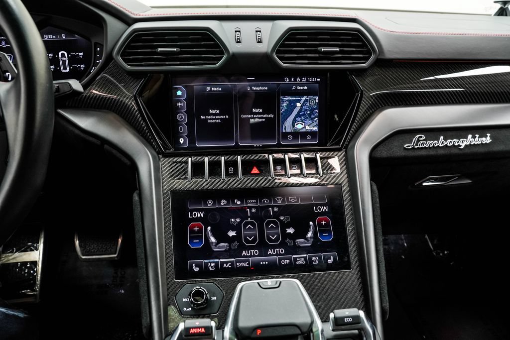 Used 2024 Lamborghini Urus Performante AWD/4WD image 25