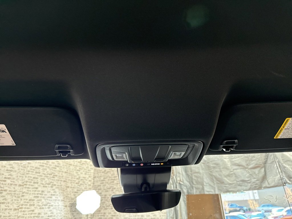 Used 2022 GMC Sierra 1500 AT4 w/ Technology Package image 21