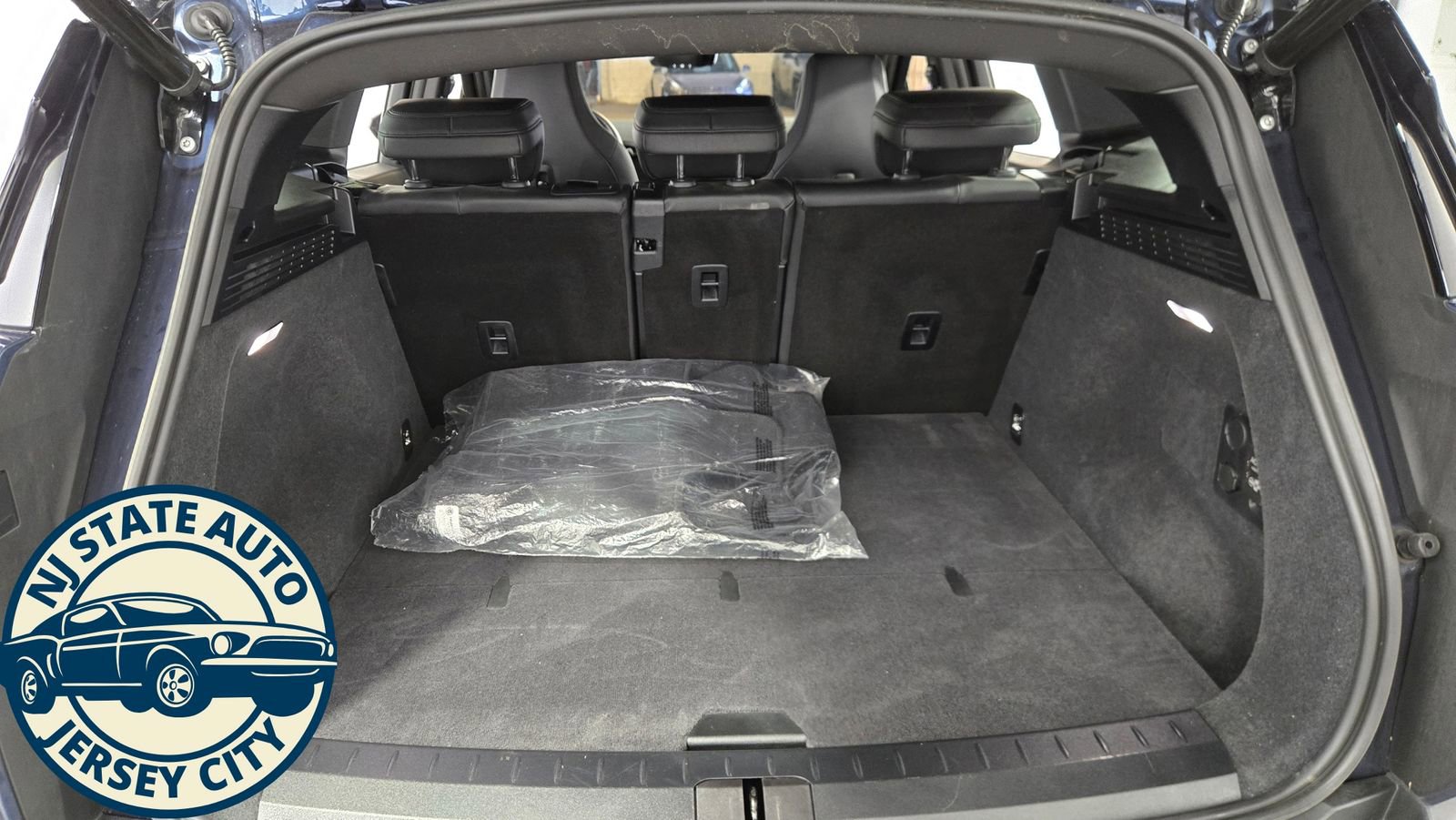 Used 2023 Fisker Ocean Extreme image 32