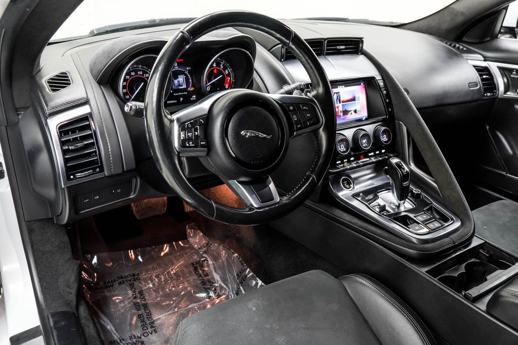Used 2018 Jaguar F-TYPE R-Dynamic RWD image 17