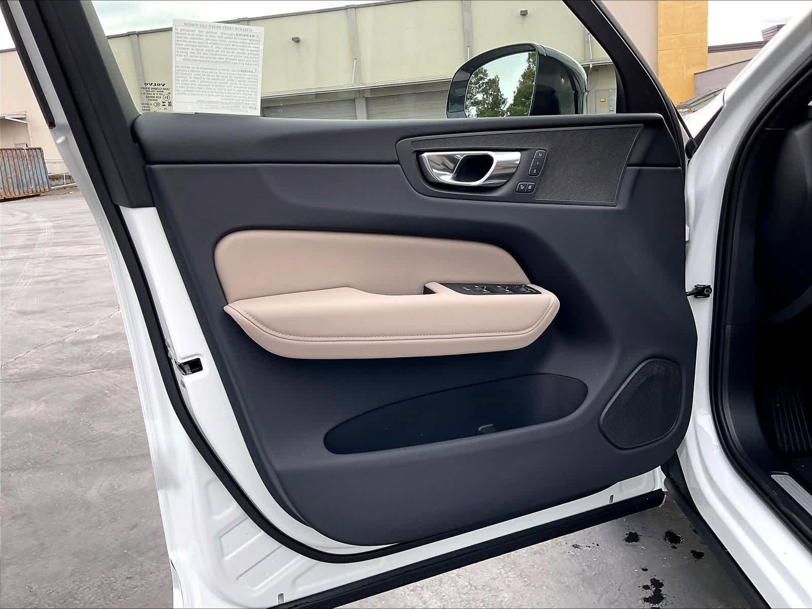 New 2026 Volvo XC60 B5 Plus w/ Protection Package Premier AWD/4WD image 24