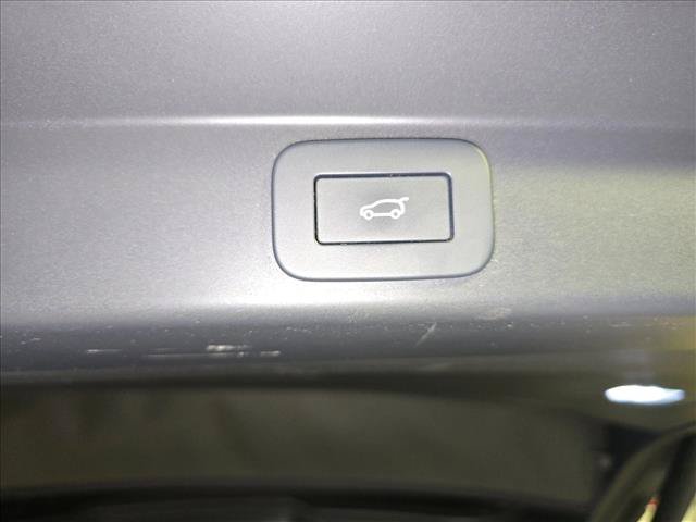 Used 2024 Land Rover Range Rover Sport SE AWD/4WD image 13