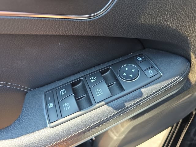 Used 2014 Mercedes-Benz E 350 4MATIC Sedan image 19