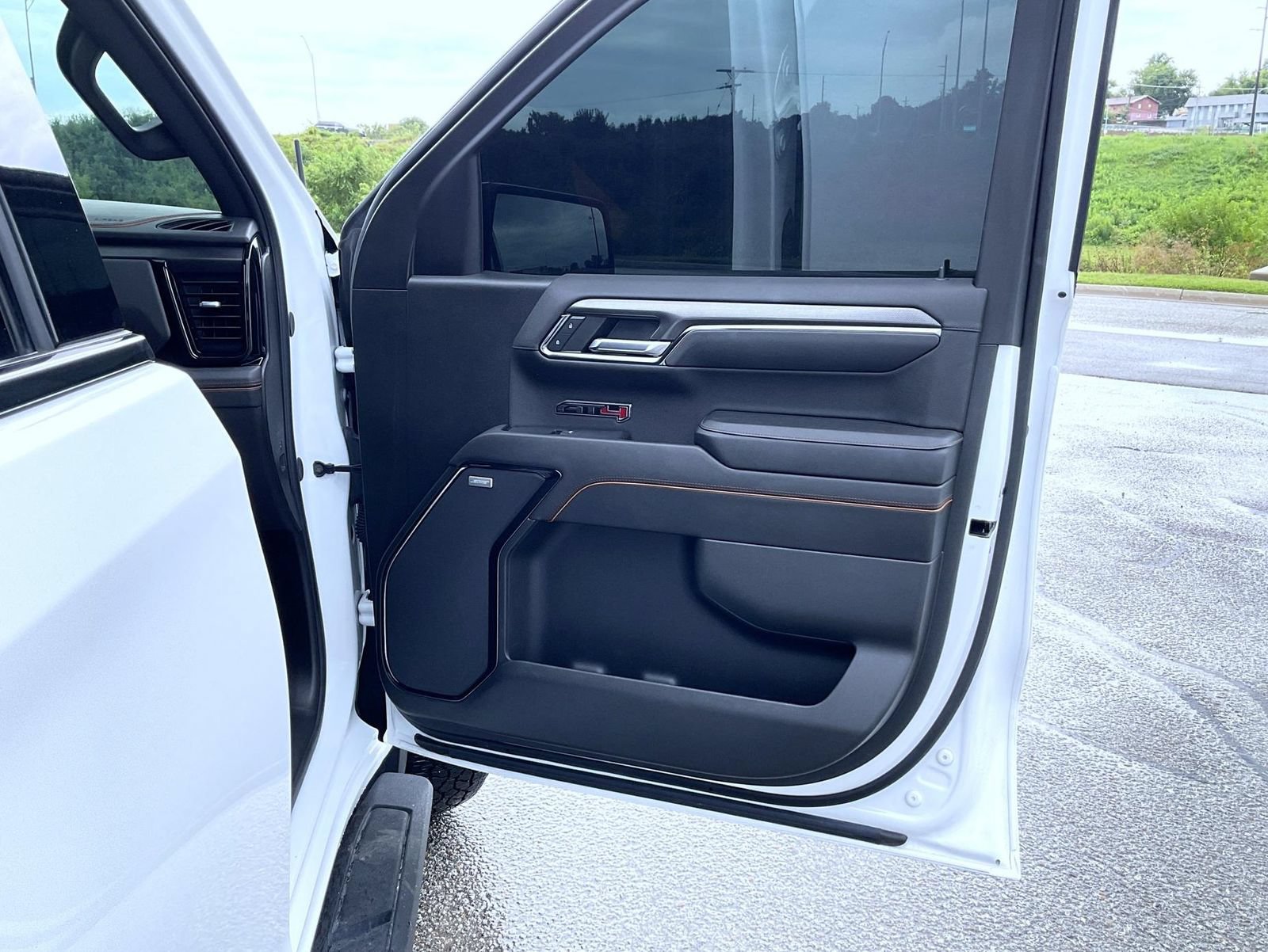 Certified 2024 GMC Sierra 1500 AT4 w/ Technology Package AWD/4WD image 18