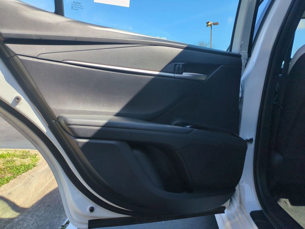 Used 2025 Toyota Camry SE image 27