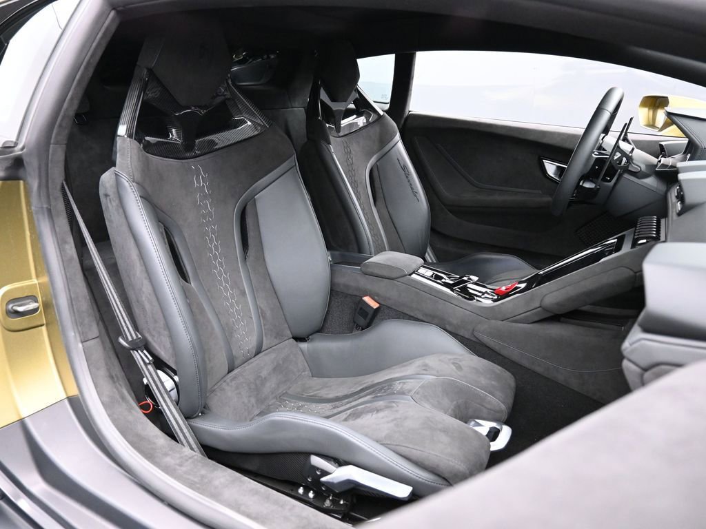 Used 2024 Lamborghini Huracan Sterrato image 25
