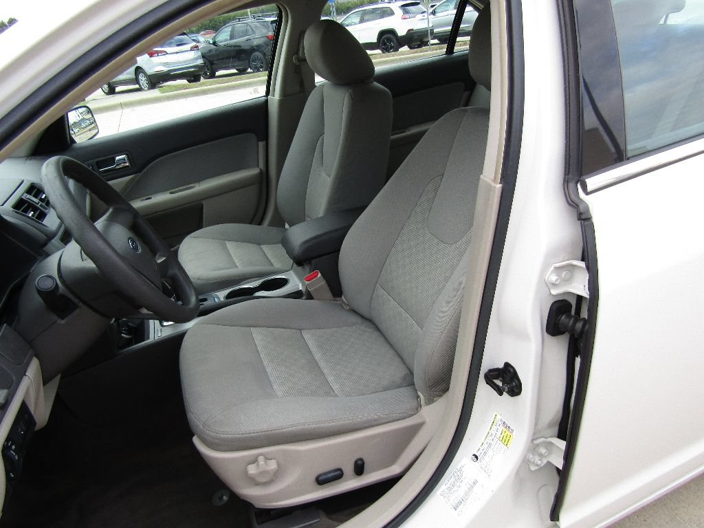Used 2012 Ford Fusion SE FWD image 10