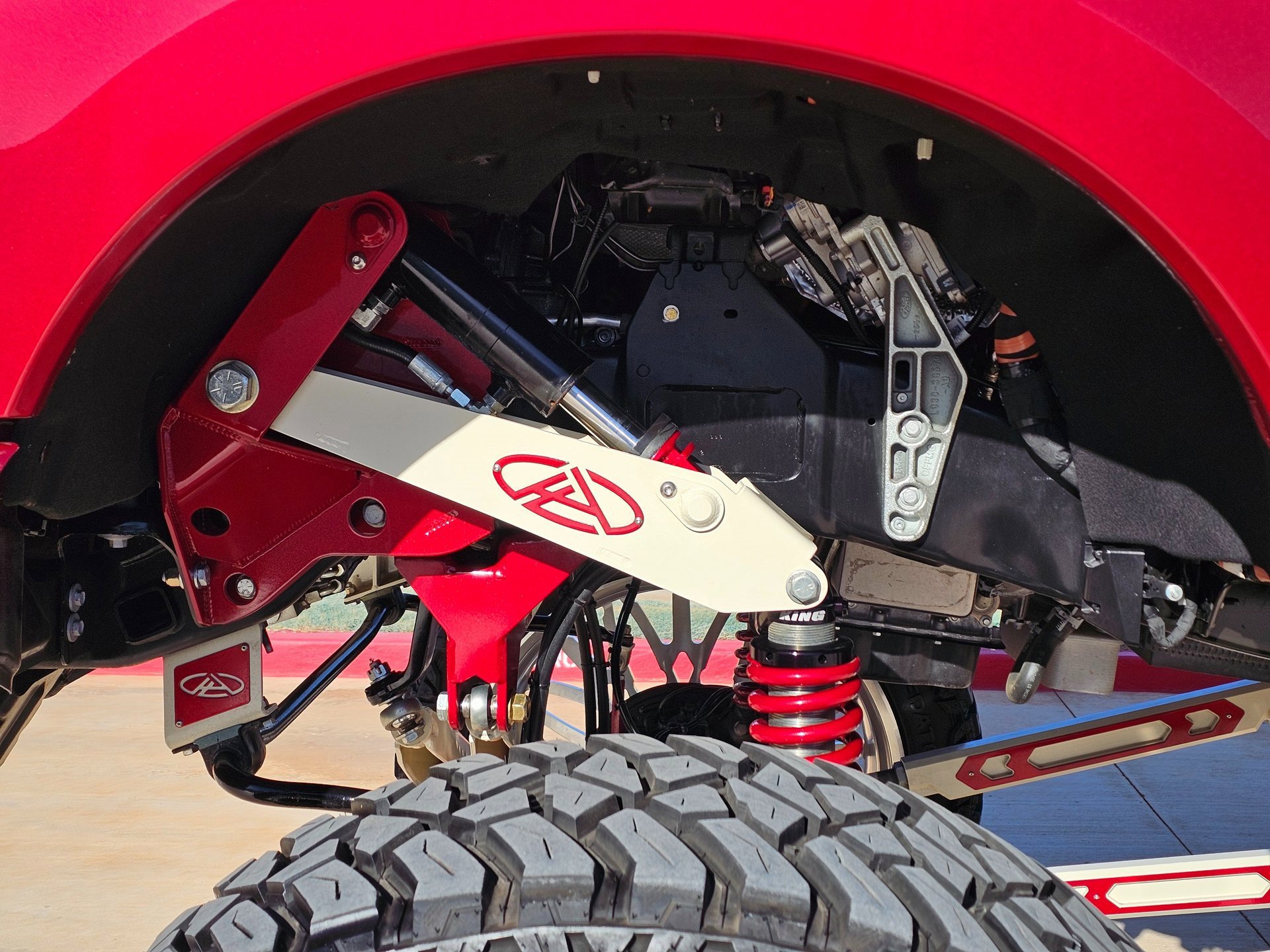 Used 2025 Ford F250 Platinum w/ FX4 Off-Road Package image 45