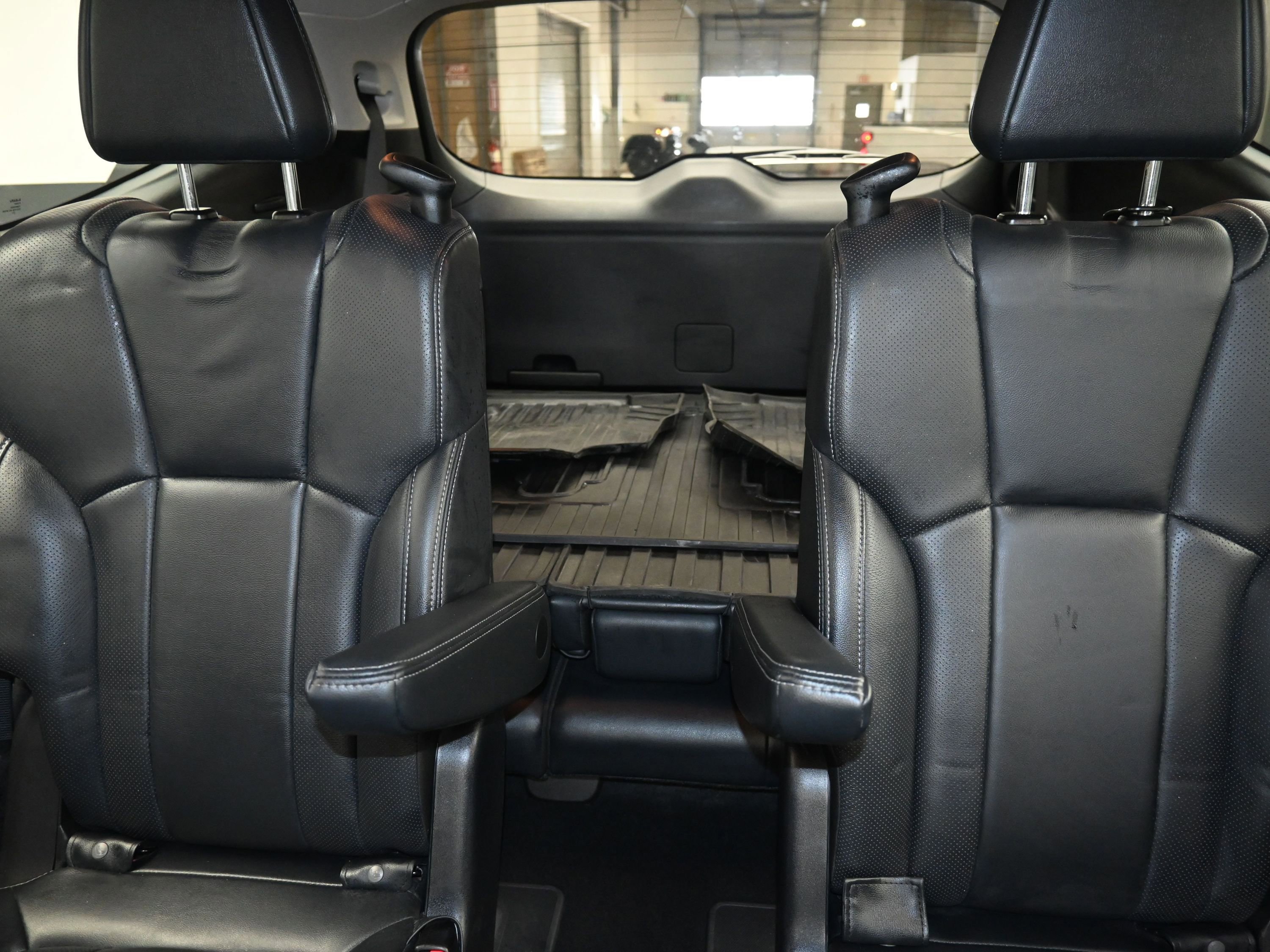 Used 2022 Subaru Ascent Limited image 25