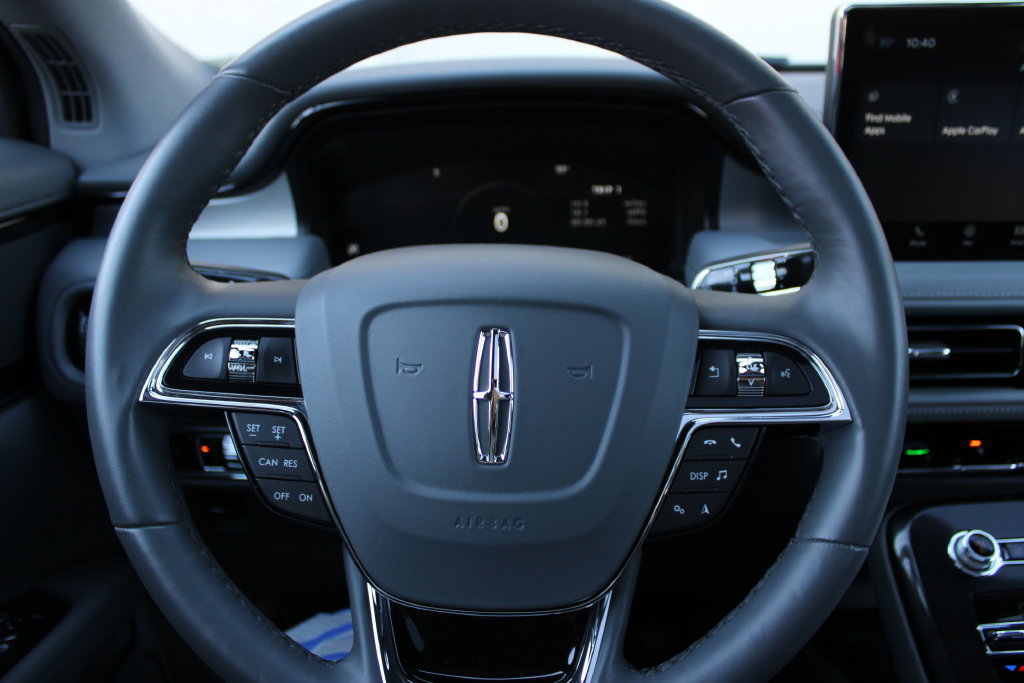 Used 2022 Lincoln Nautilus Reserve AWD/4WD image 13