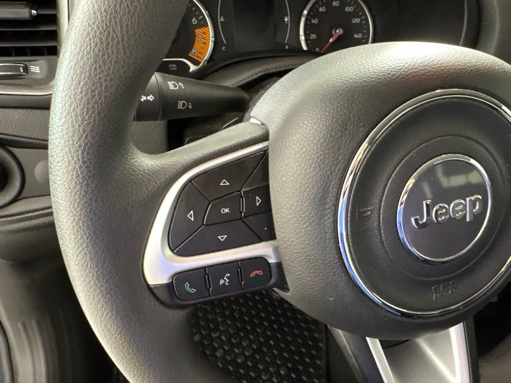 Used 2023 Jeep Renegade Latitude AWD/4WD image 25