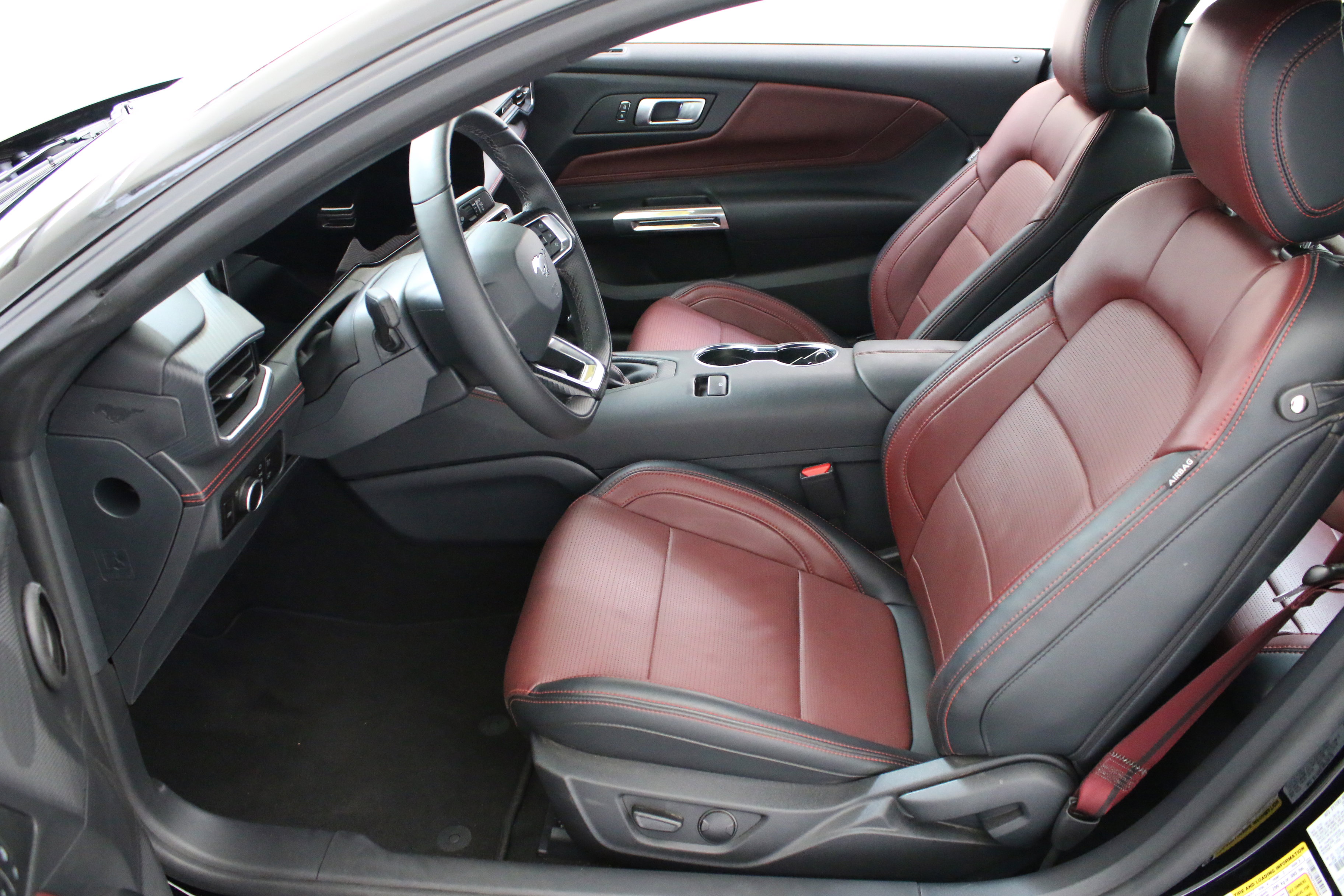 Used 2025 Ford Mustang GT Premium RWD image 24