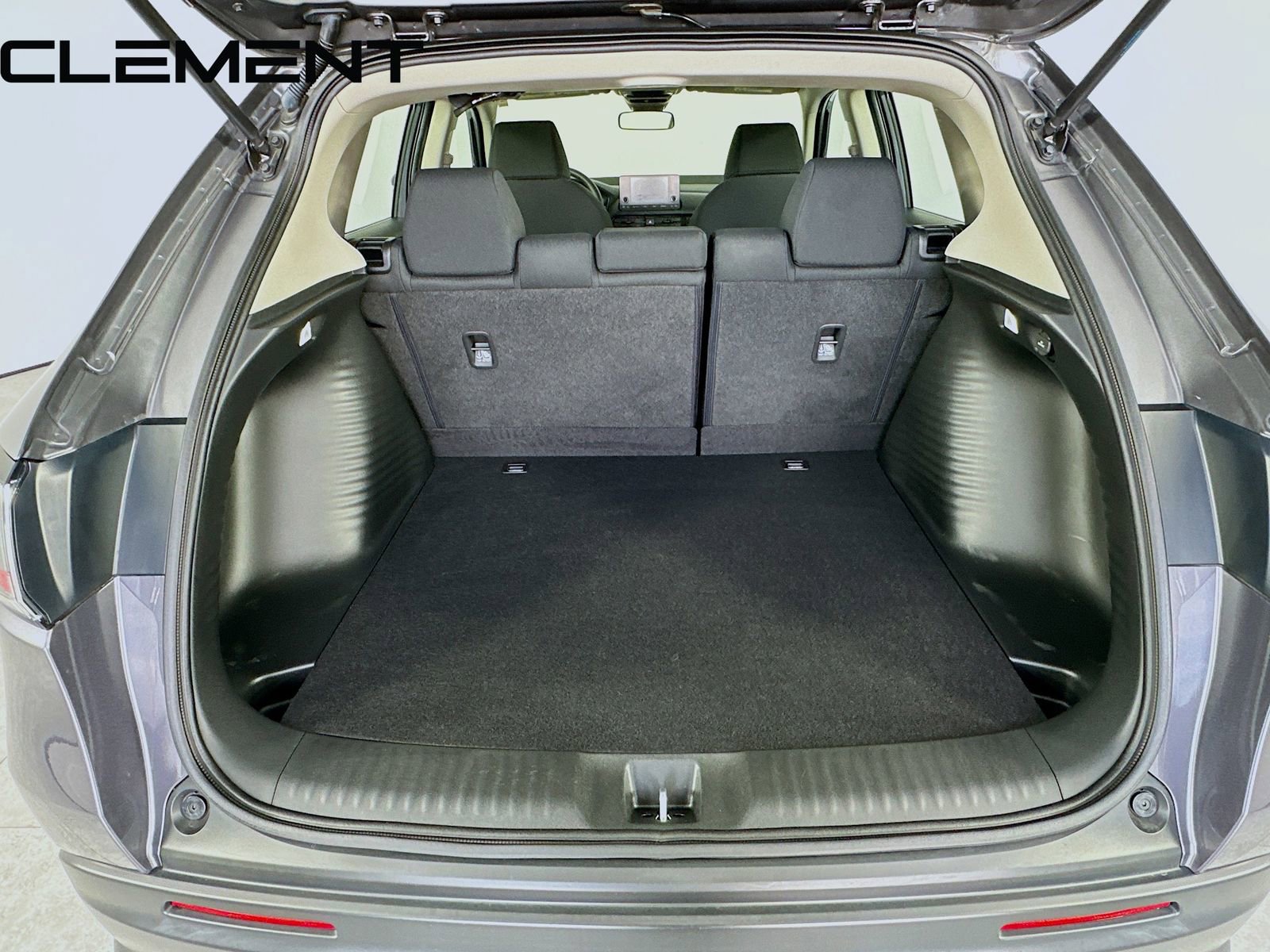 Used 2023 Honda HR-V LX image 11