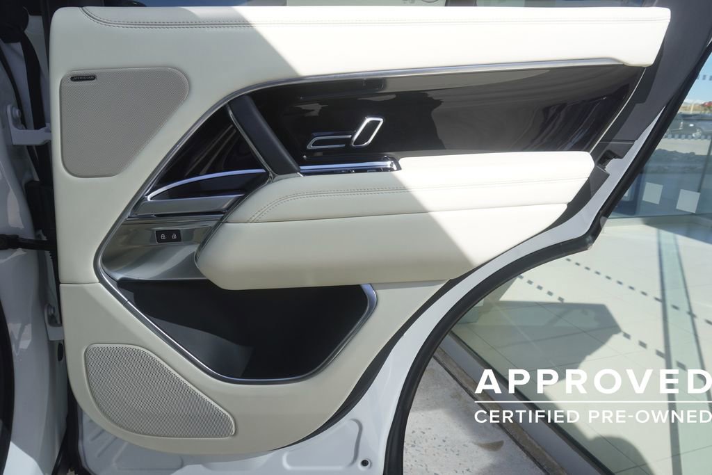 Used 2023 Land Rover Range Rover SE image 25