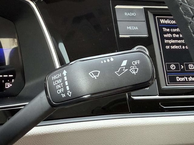 Certified 2023 Volkswagen Jetta SE w/ Panoramic Sunroof Package FWD image 26