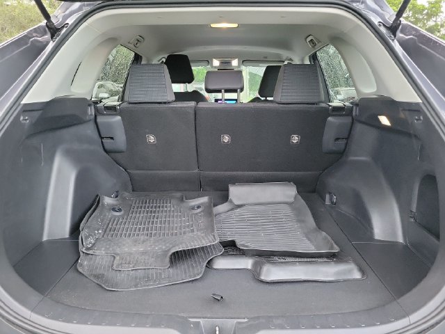 Used 2024 Toyota RAV4 LE FWD image 5