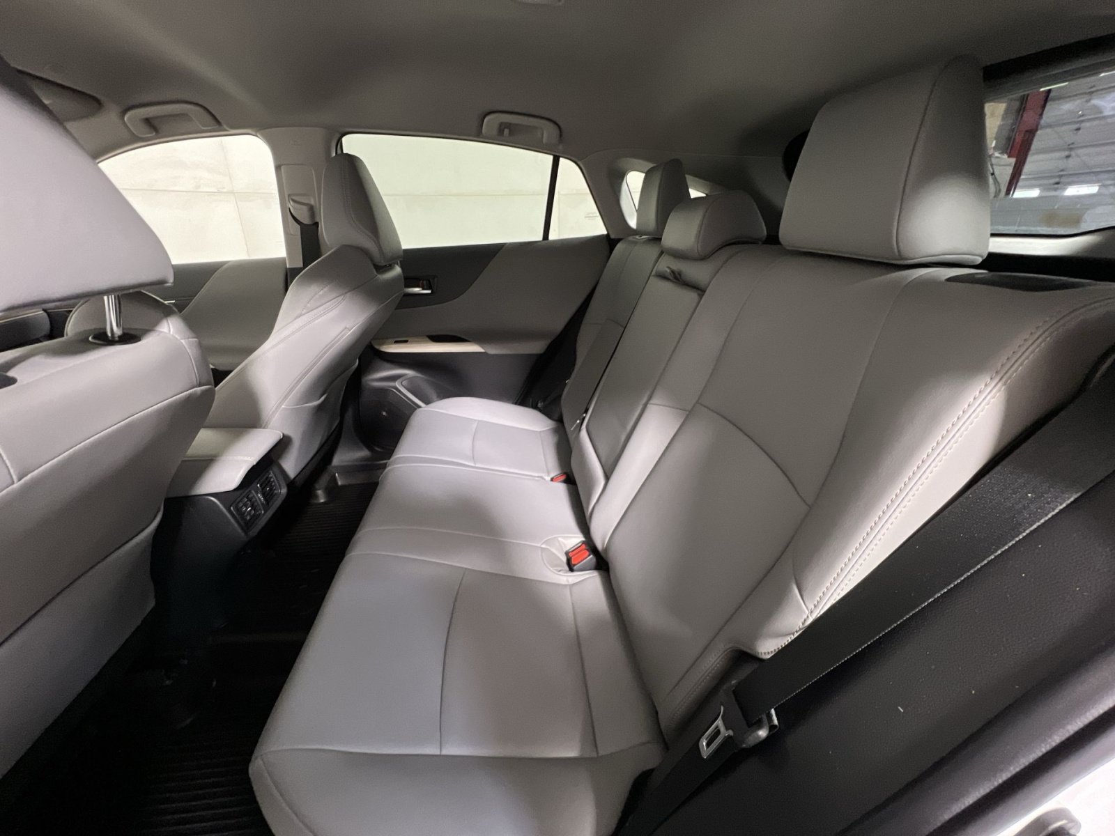 Used 2023 Toyota Venza XLE AWD/4WD image 23