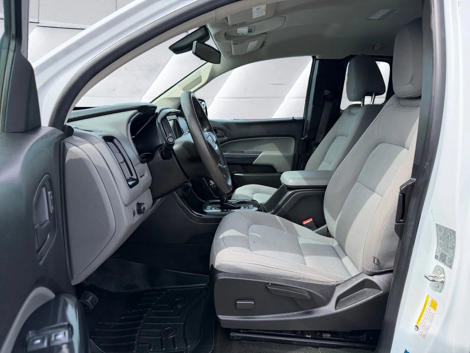 Used 2018 GMC Canyon W/T w/ Convenience Package RWD image 9