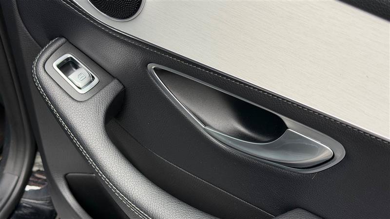 Used 2015 Mercedes-Benz C 300 Sedan image 38
