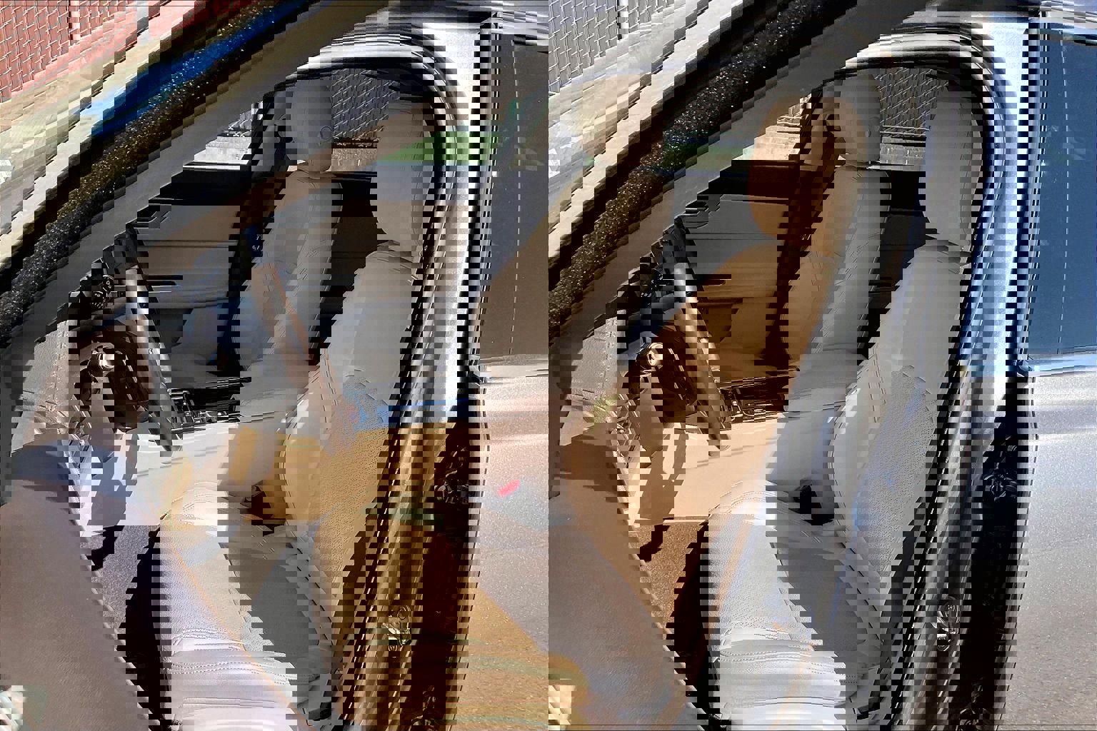 Used 2017 Jaguar XF Prestige image 24