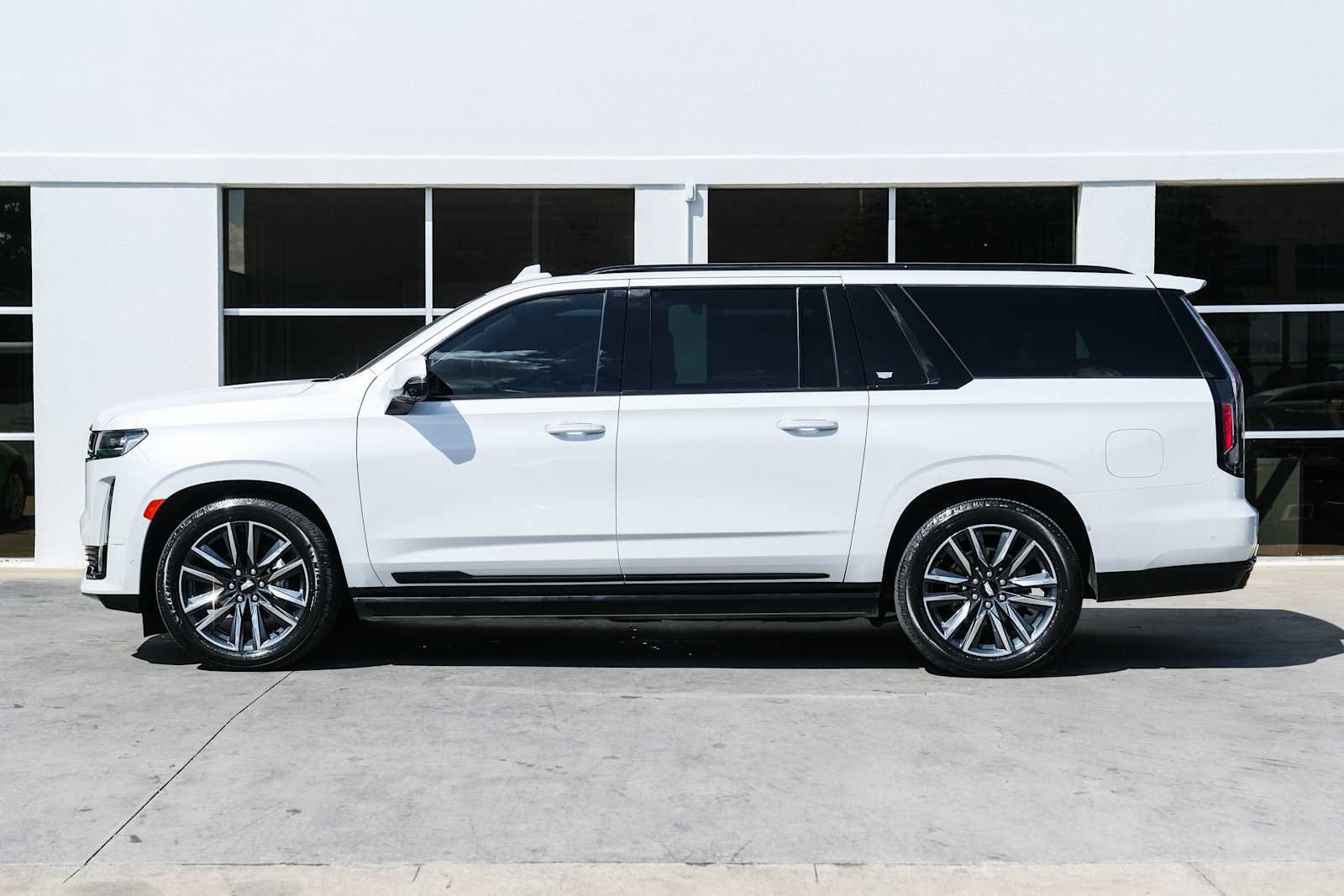 Used 2023 Cadillac Escalade ESV Sport w/ Touring Package AWD/4WD image 18