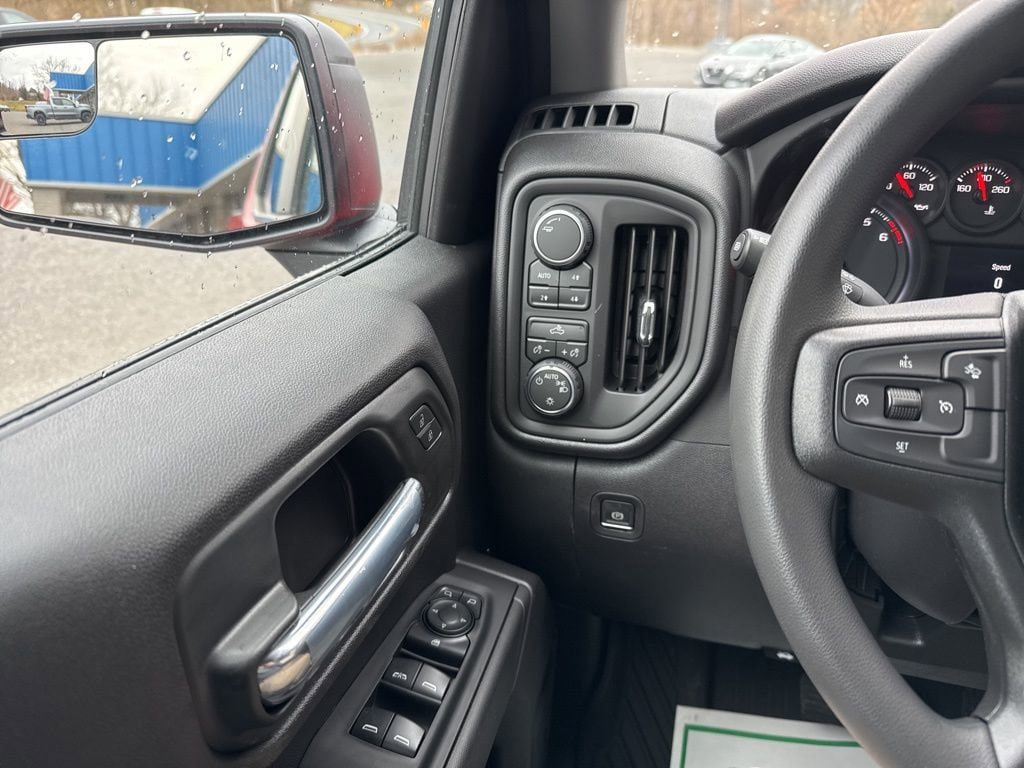New 2026 Chevrolet Silverado 1500 Custom Trail Boss w/ LPO, Dark Essentials Package AWD/4WD image 30