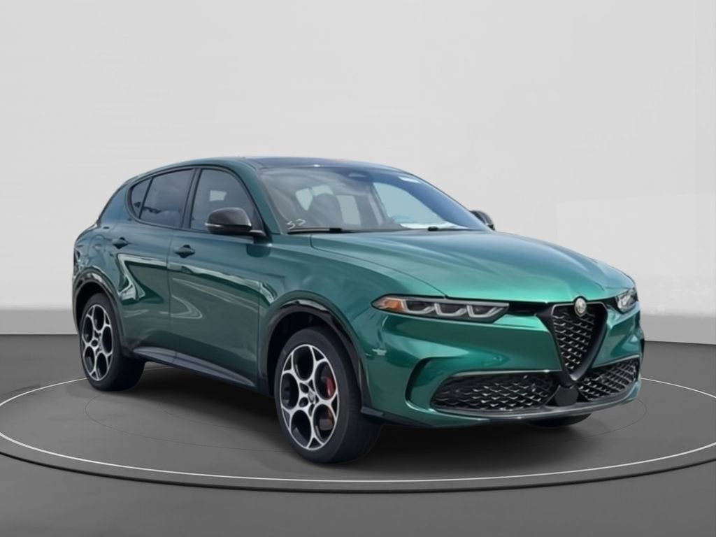 New 2025 Alfa Romeo Tonale w/ Premium Package image 1