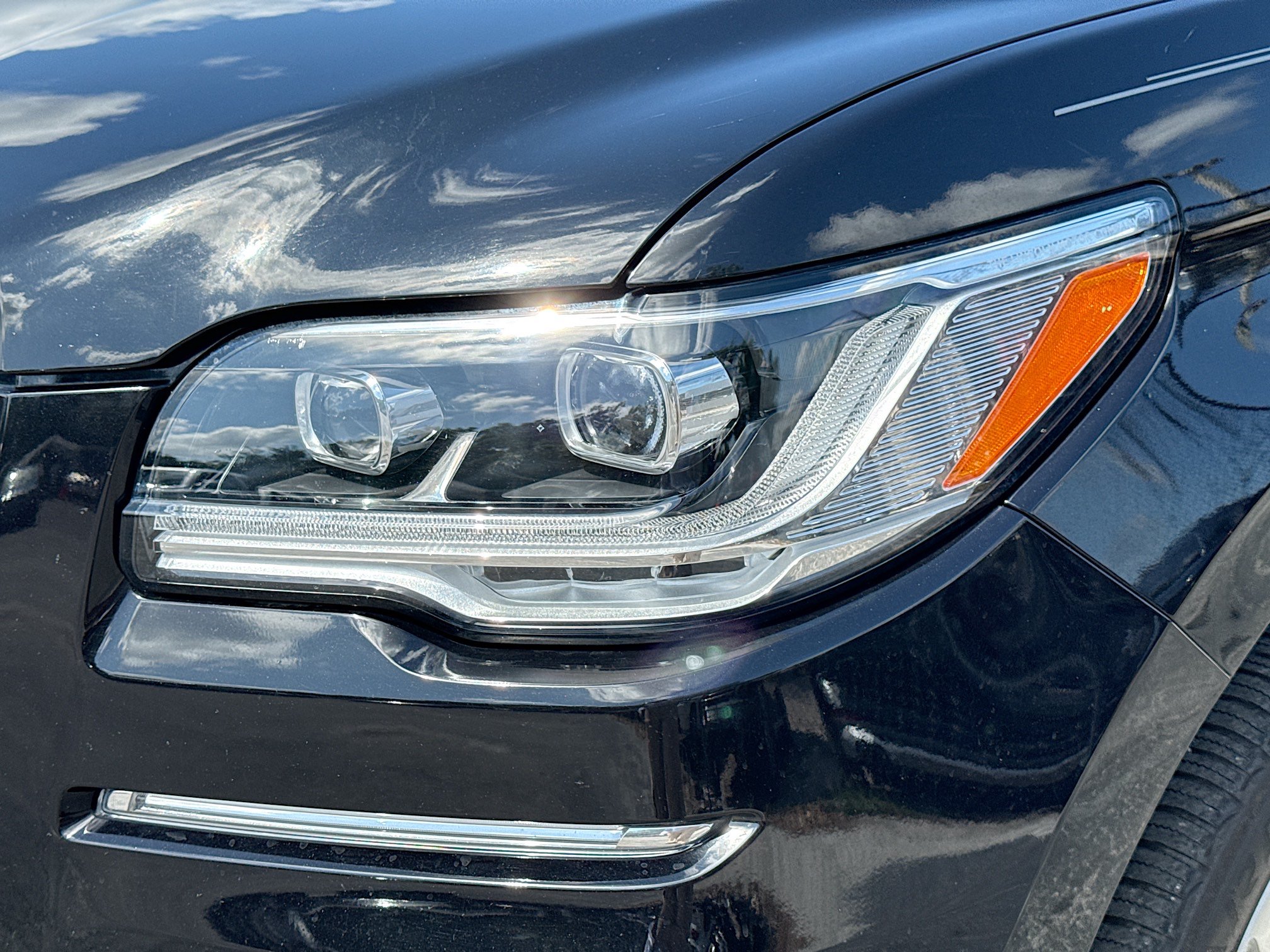 Used 2022 Lincoln Navigator Reserve AWD/4WD image 9