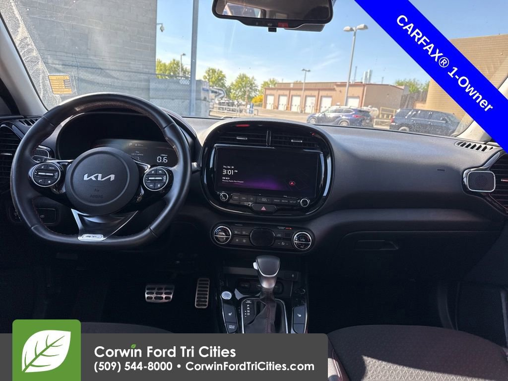 Used 2023 Kia Soul GT-Line w/ GT-Line Technology Package FWD image 2