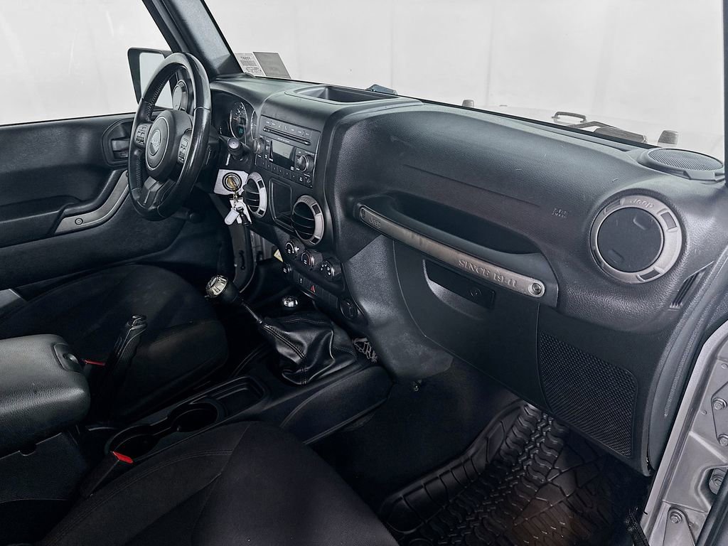Used 2015 Jeep Wrangler Unlimited Sport w/ Connectivity Group image 29