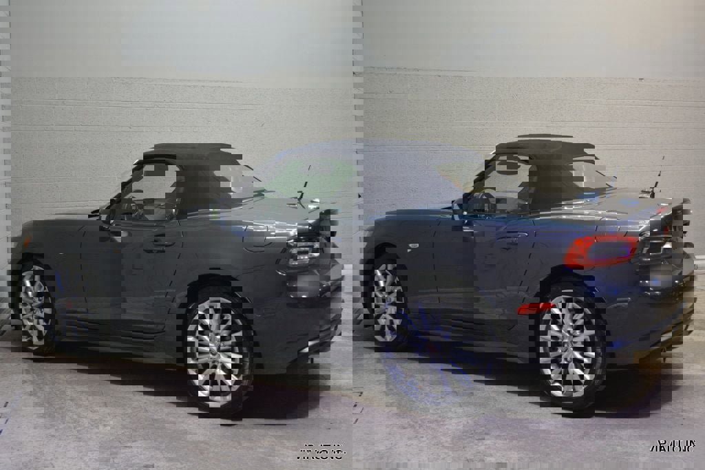 Used 2017 FIAT 124 Spider Lusso image 21