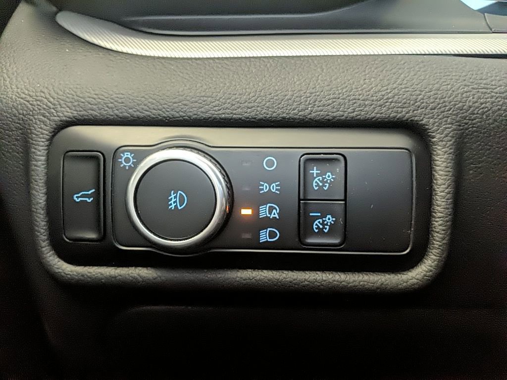 Used 2024 Ford Explorer XLT w/ Equipment Group 202A image 26