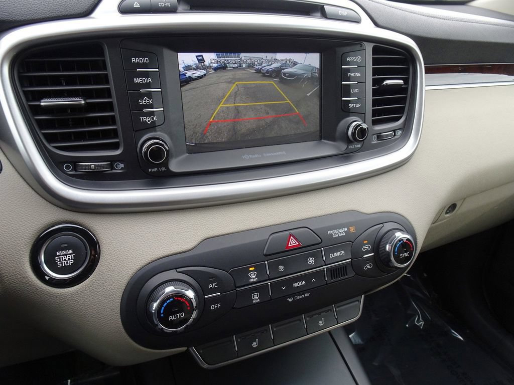 Used 2017 Kia Sorento AWD w/ LX Convenience Package image 19
