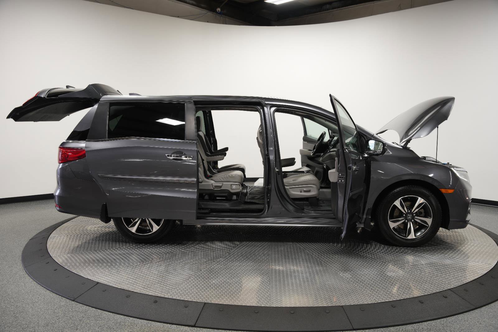 Used 2018 Honda Odyssey Touring image 10