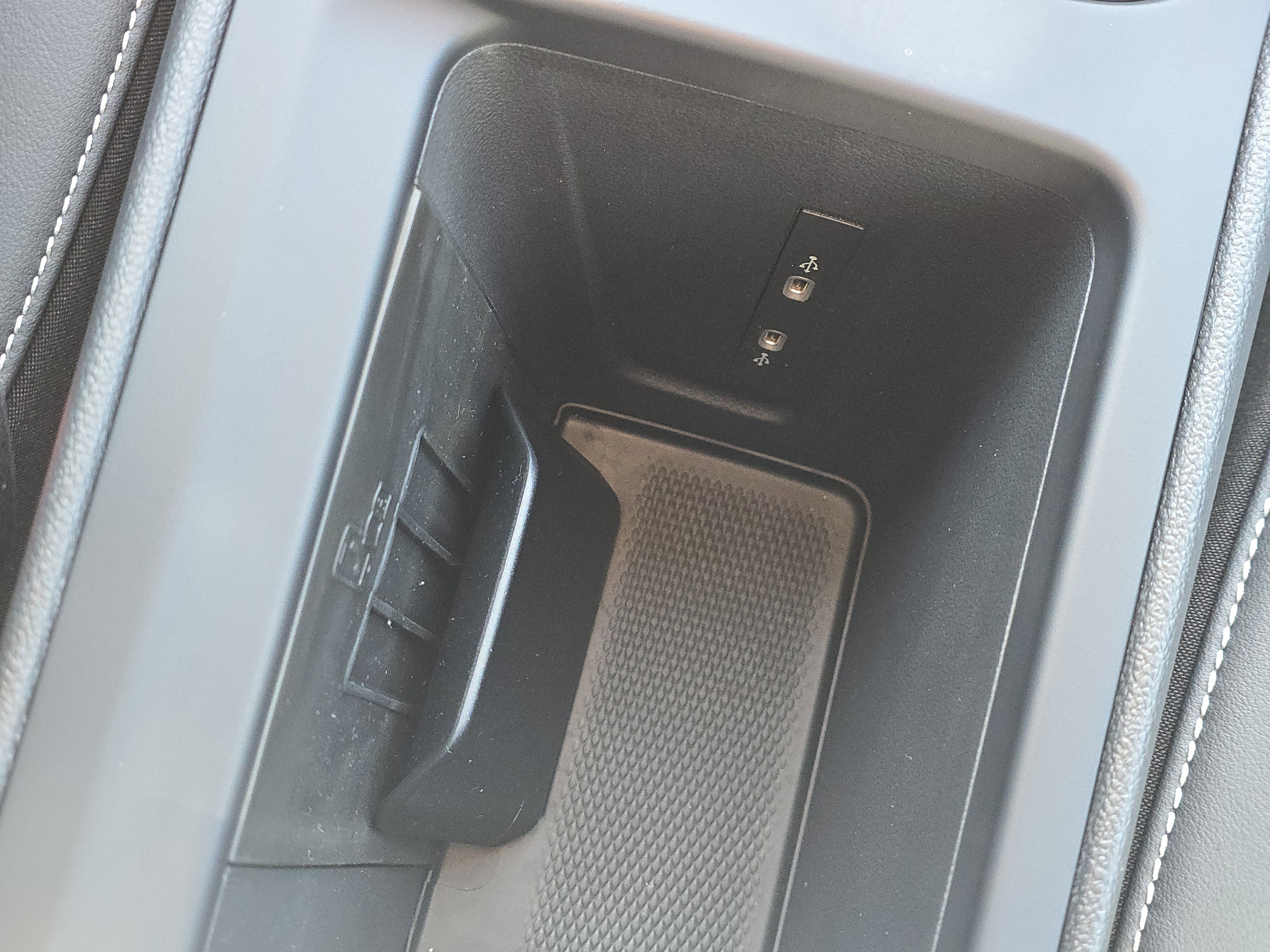 New 2026 Volkswagen Tiguan SE R-Line image 25