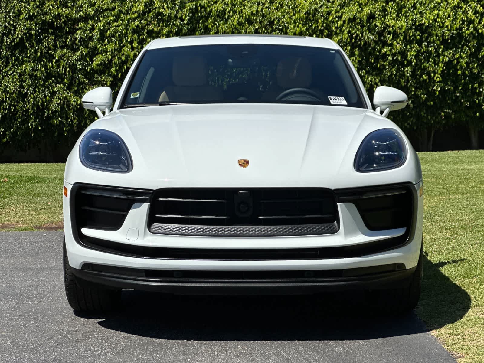 Certified 2025 Porsche Macan AWD/4WD image 11