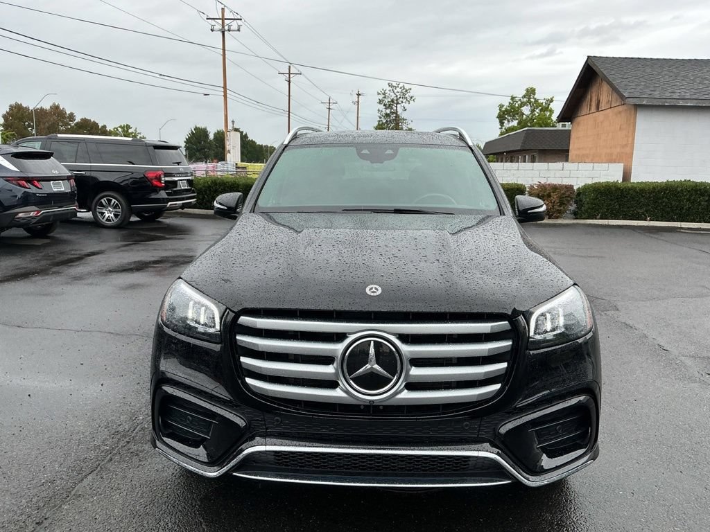 Used 2025 Mercedes-Benz GLS 580 4MATIC image 5