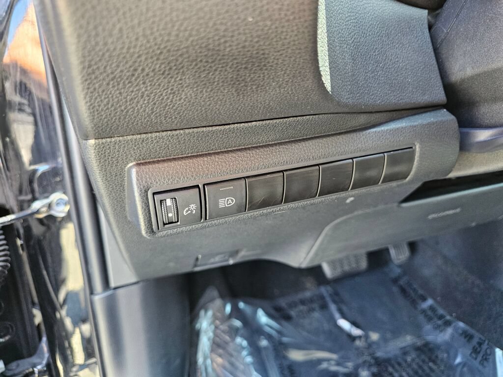 Used 2023 Toyota Corolla LE FWD image 16