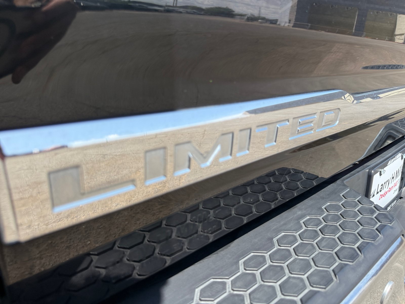 Used 2018 RAM 3500 Laramie Longhorn w/ Max Tow Package AWD/4WD image 28