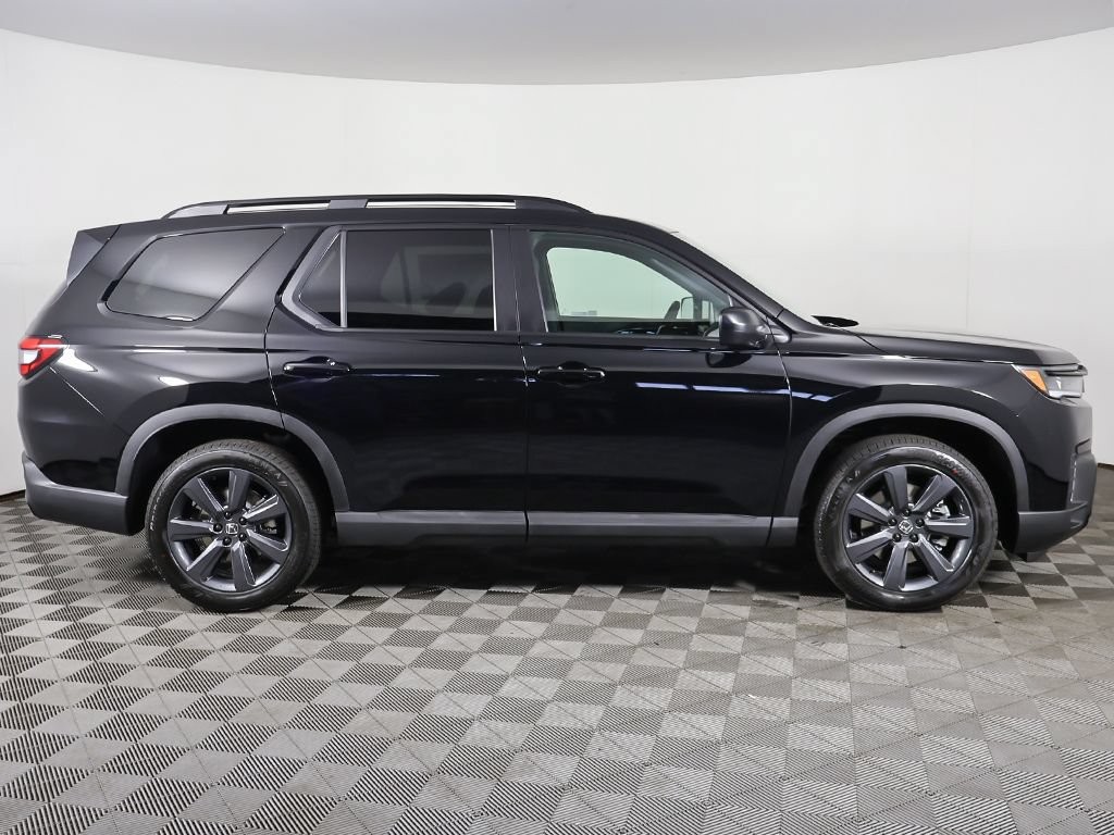 New 2026 Honda Pilot Sport image 9