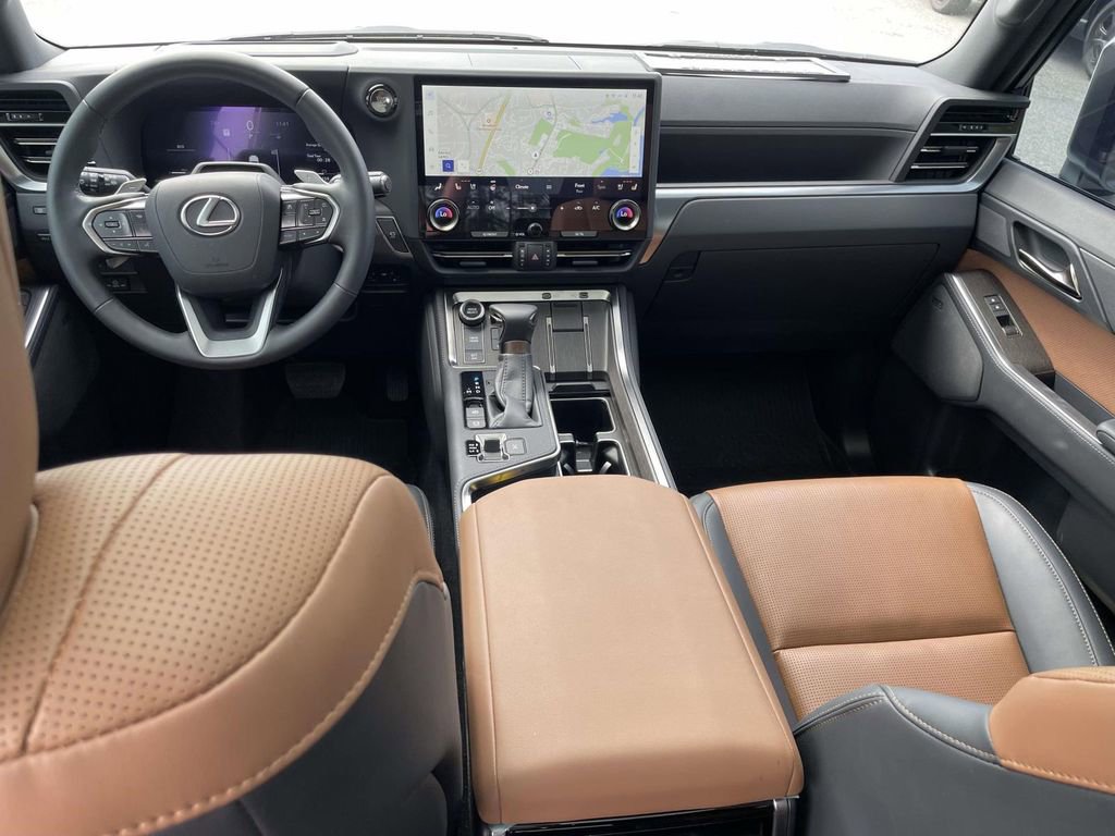 Used 2025 Lexus GX 550 w/ Accessory Package (2T) image 15