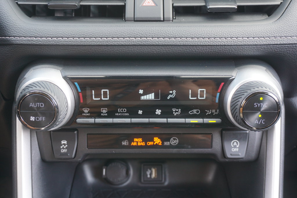 Certified 2025 Toyota RAV4 XLE AWD/4WD image 12