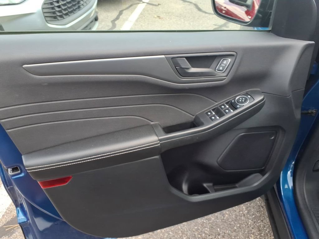 Used 2023 Ford Escape Active AWD/4WD image 11