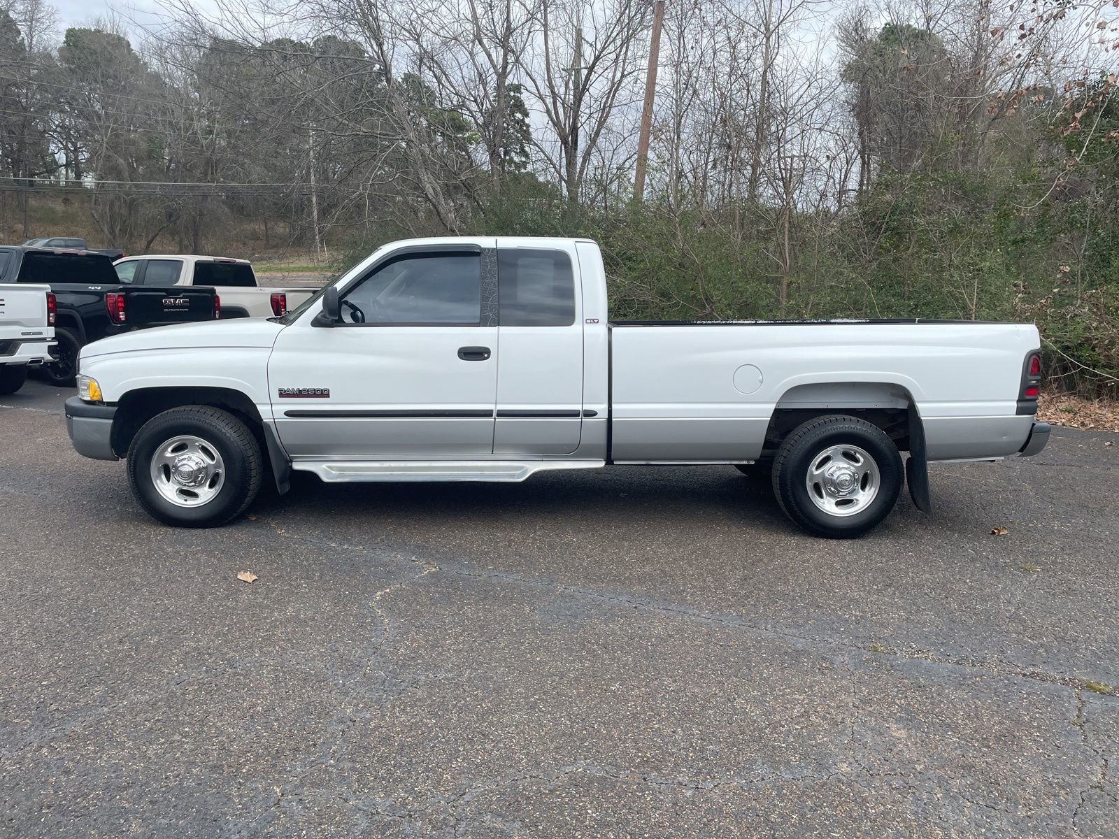 Used 2000 Dodge Ram 2500 Truck SLT image 2