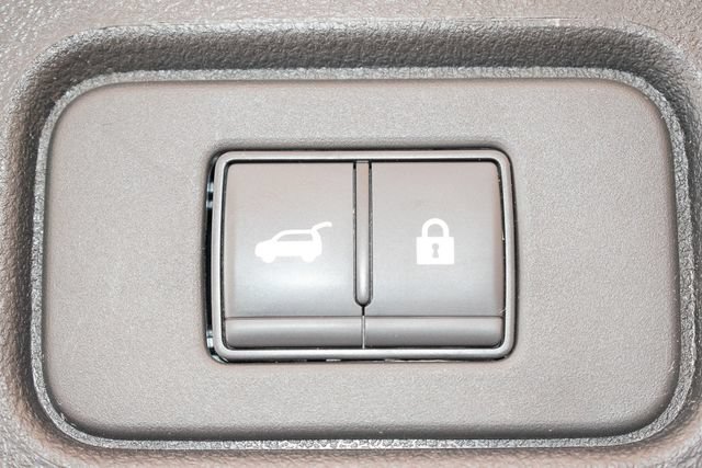 Used 2026 Nissan Pathfinder SL AWD/4WD image 16