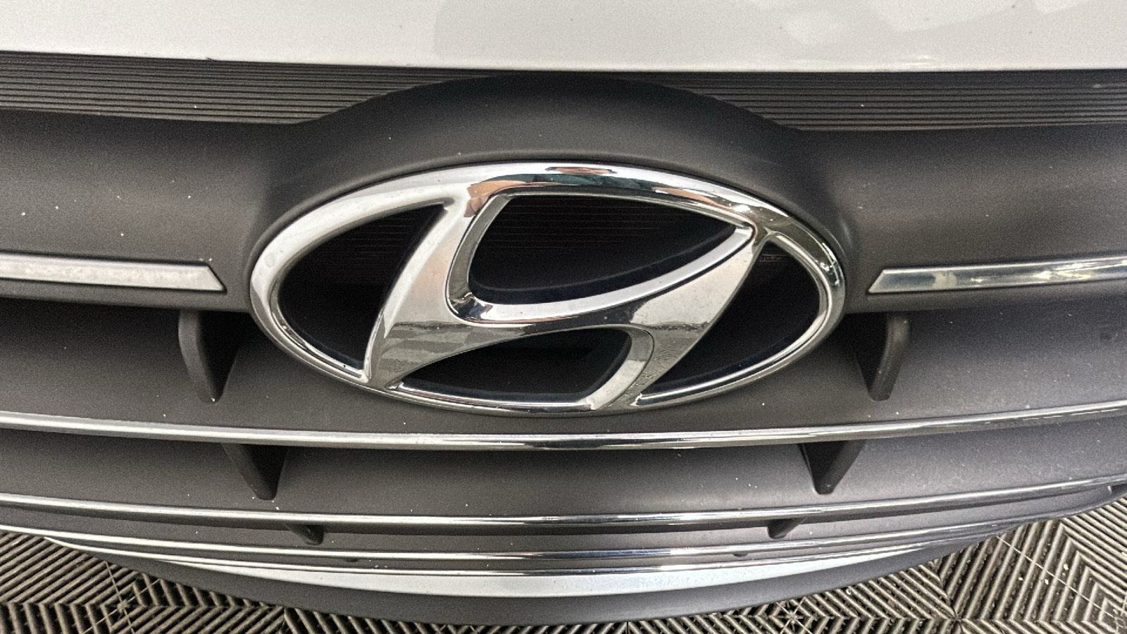Used 2020 Hyundai Elantra SE w/ Cargo Package (C1) FWD image 10