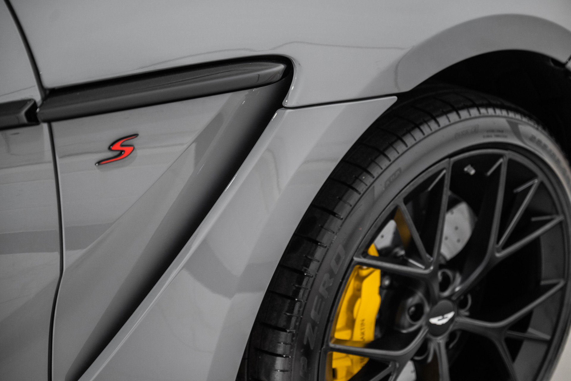 New 2026 Aston Martin DBX S AWD/4WD image 9