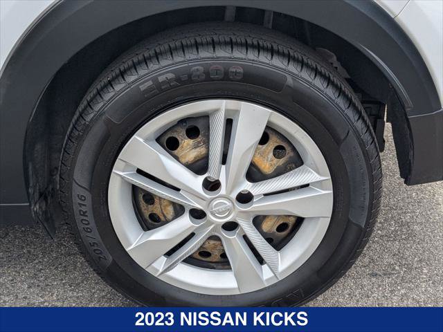 Used 2023 Nissan Kicks S FWD image 9