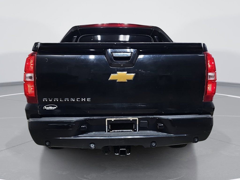 Used 2012 Chevrolet Avalanche LTZ image 5