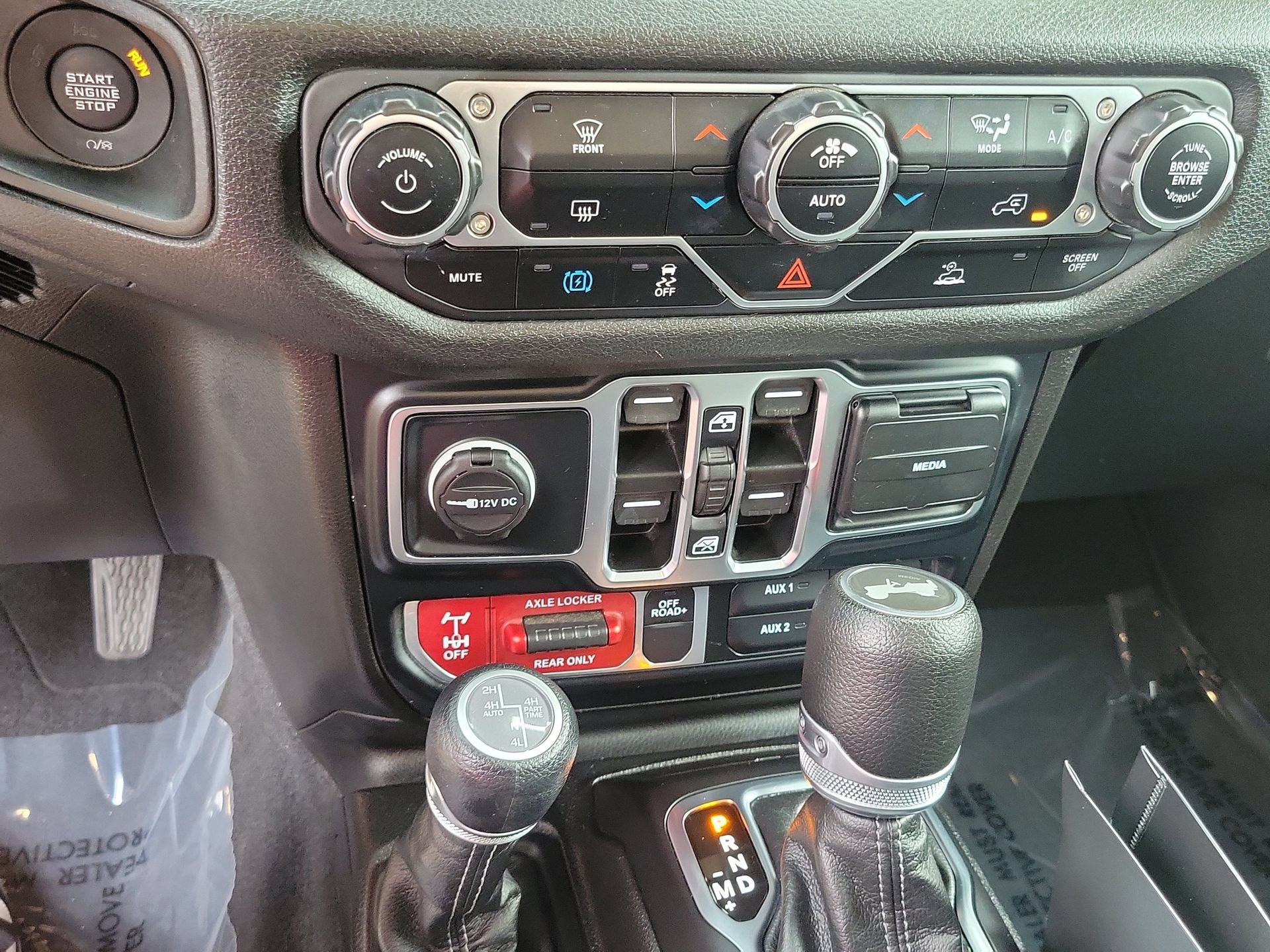 Certified 2024 Jeep Wrangler Unlimited AWD/4WD image 14